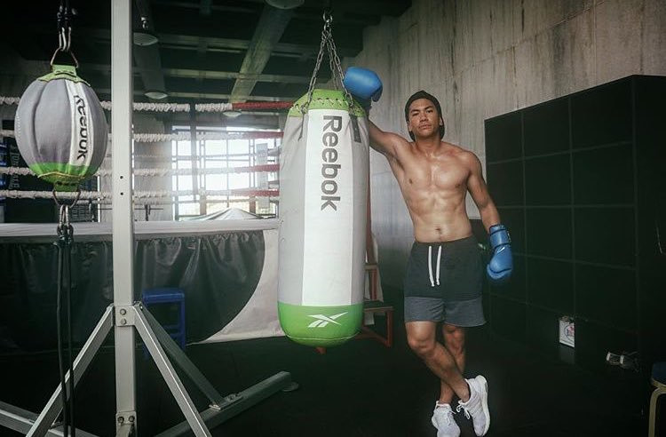 Cuộc sống xa xỉ của hoàng tử 9X Brunei